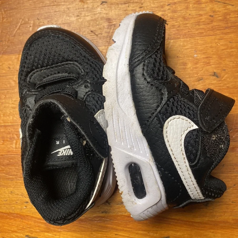 Nike Kids Black and White Sneakers